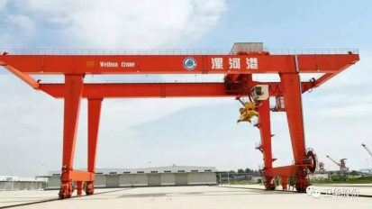   衛(wèi)華起重，飛天入海！